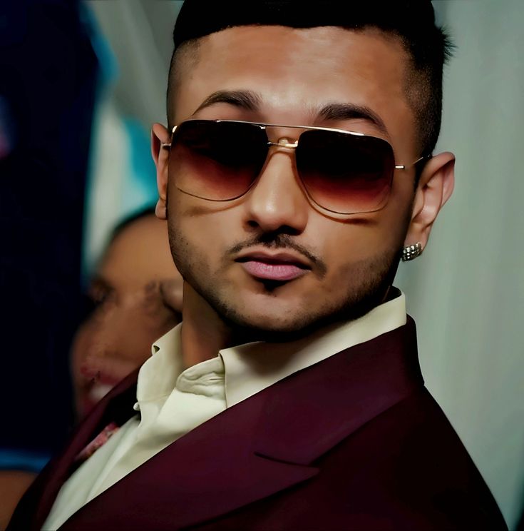 Yo Yo Honey Singh performing live at a concert